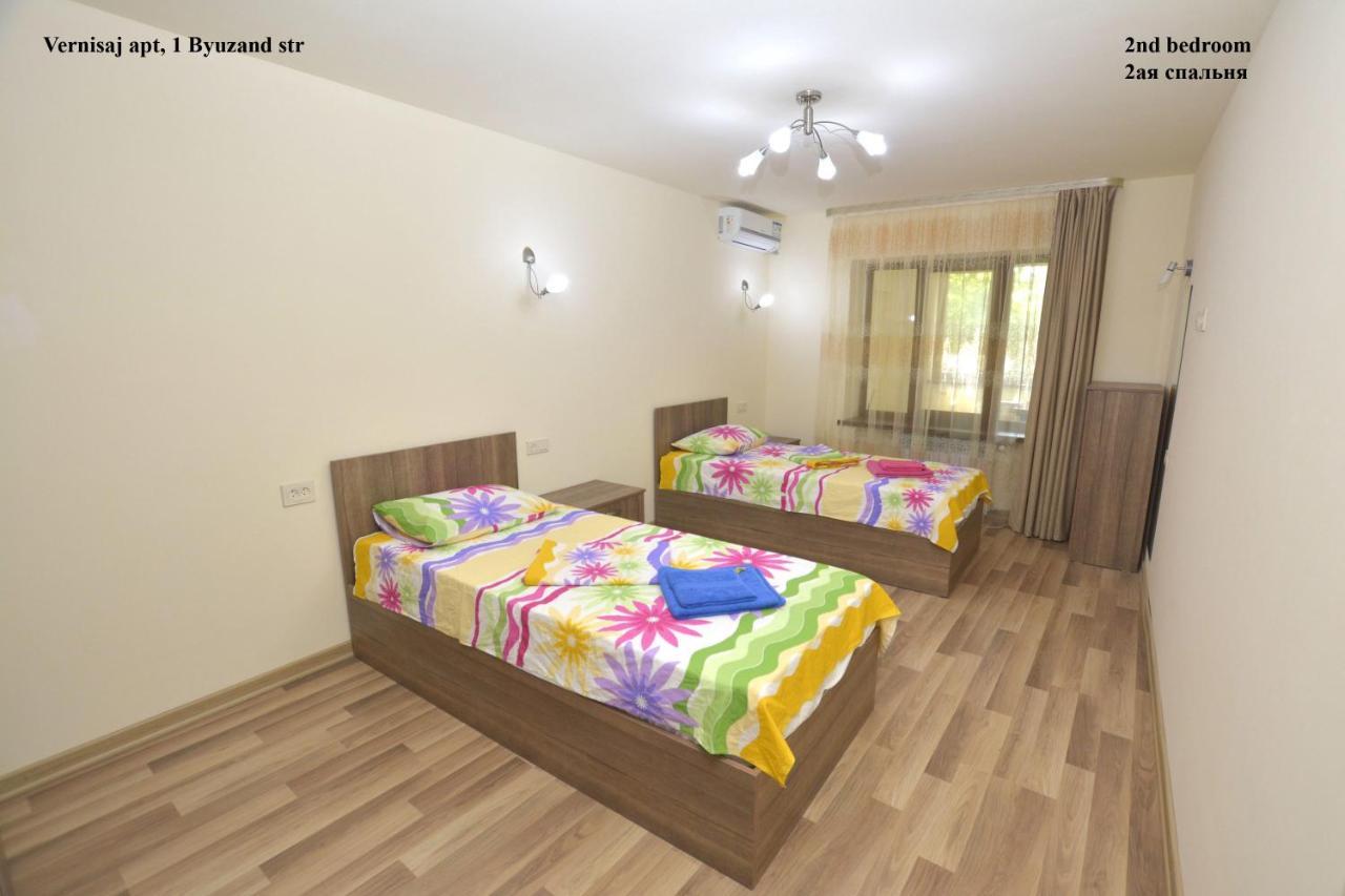 Vernisaj Apt At Republic Square & Ruben Tours Jerevan Buitenkant foto